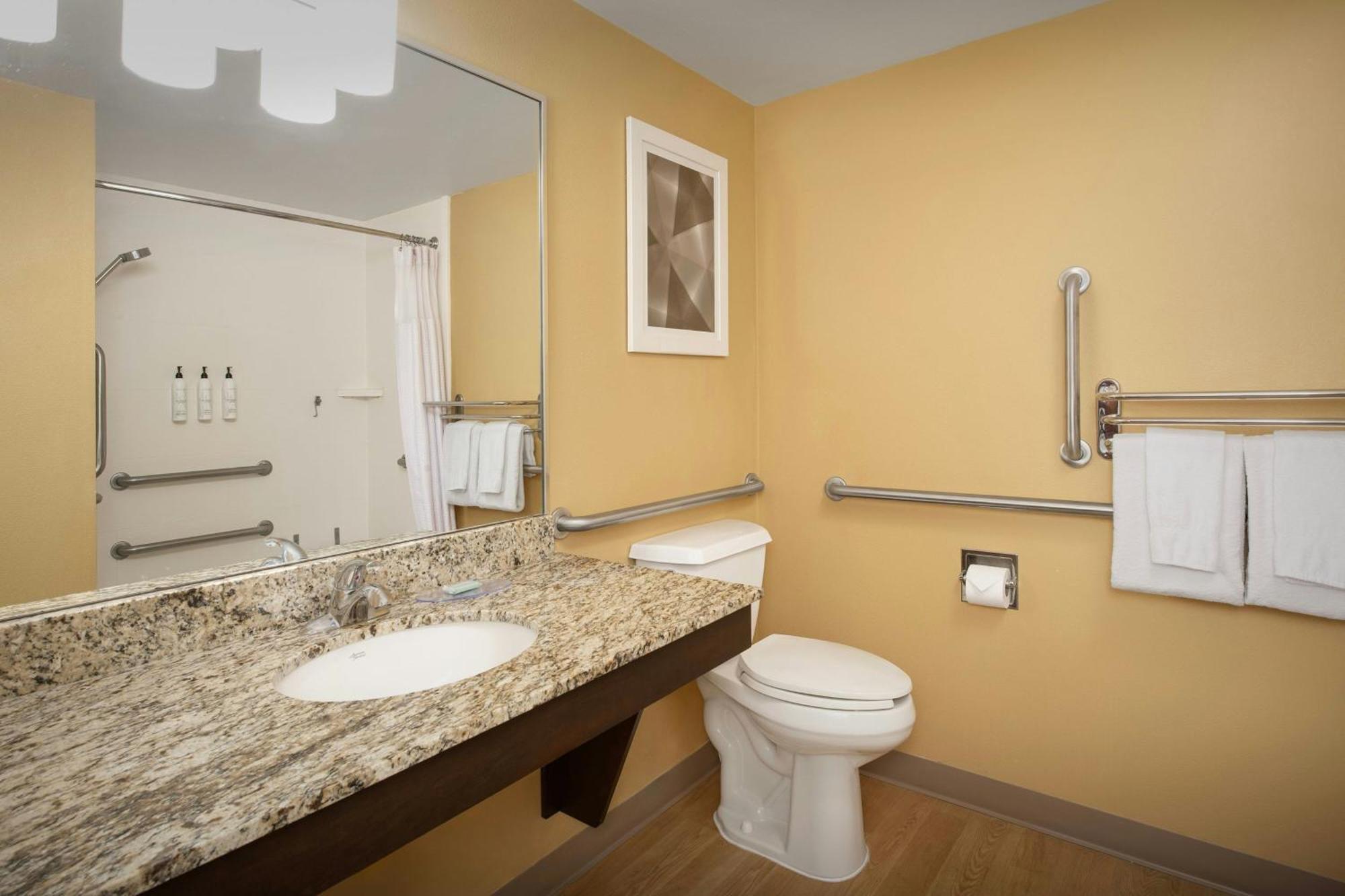 Towneplace Suites By Marriott Portland Хилсбъро Екстериор снимка