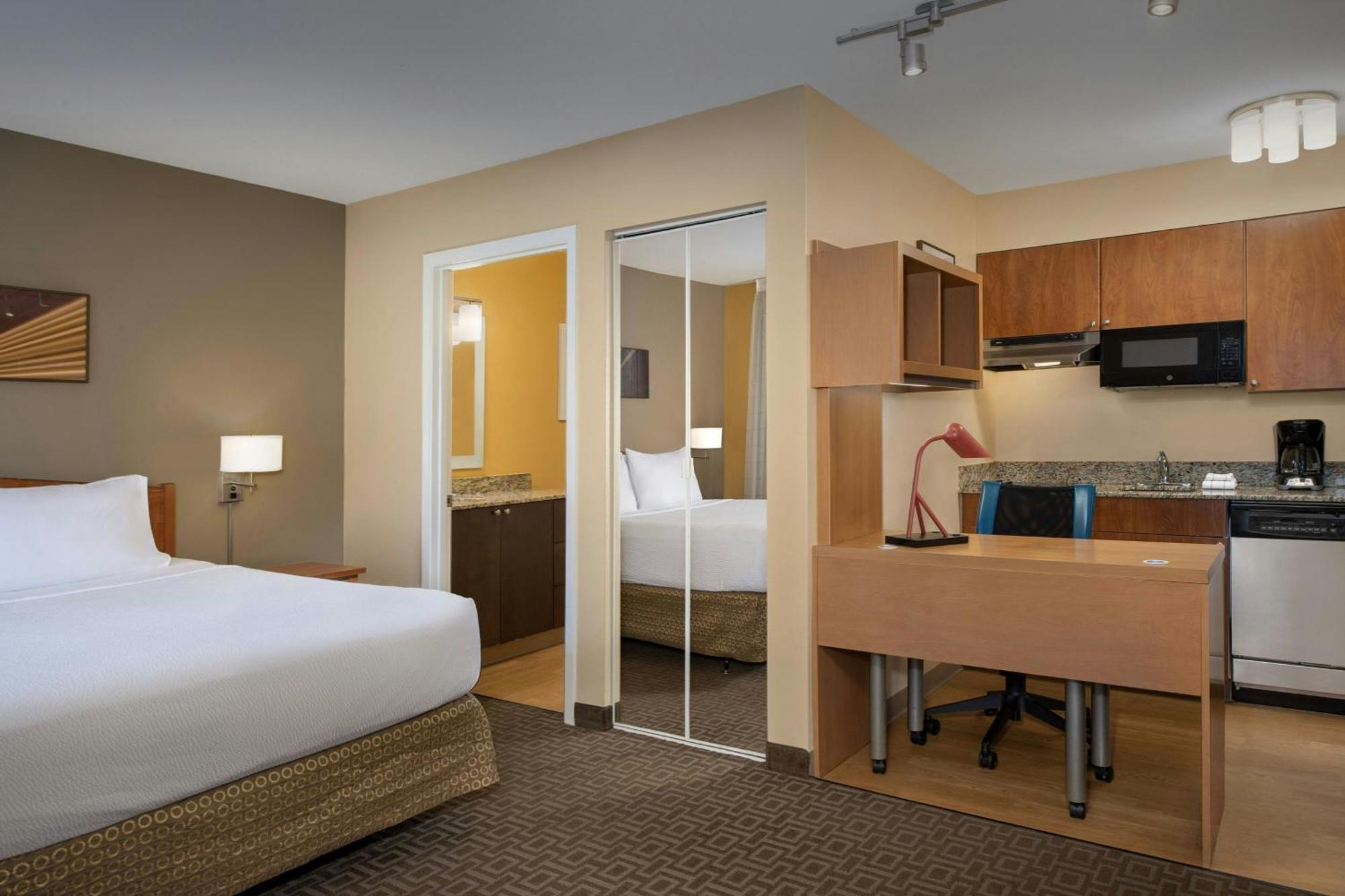 Towneplace Suites By Marriott Portland Хилсбъро Екстериор снимка