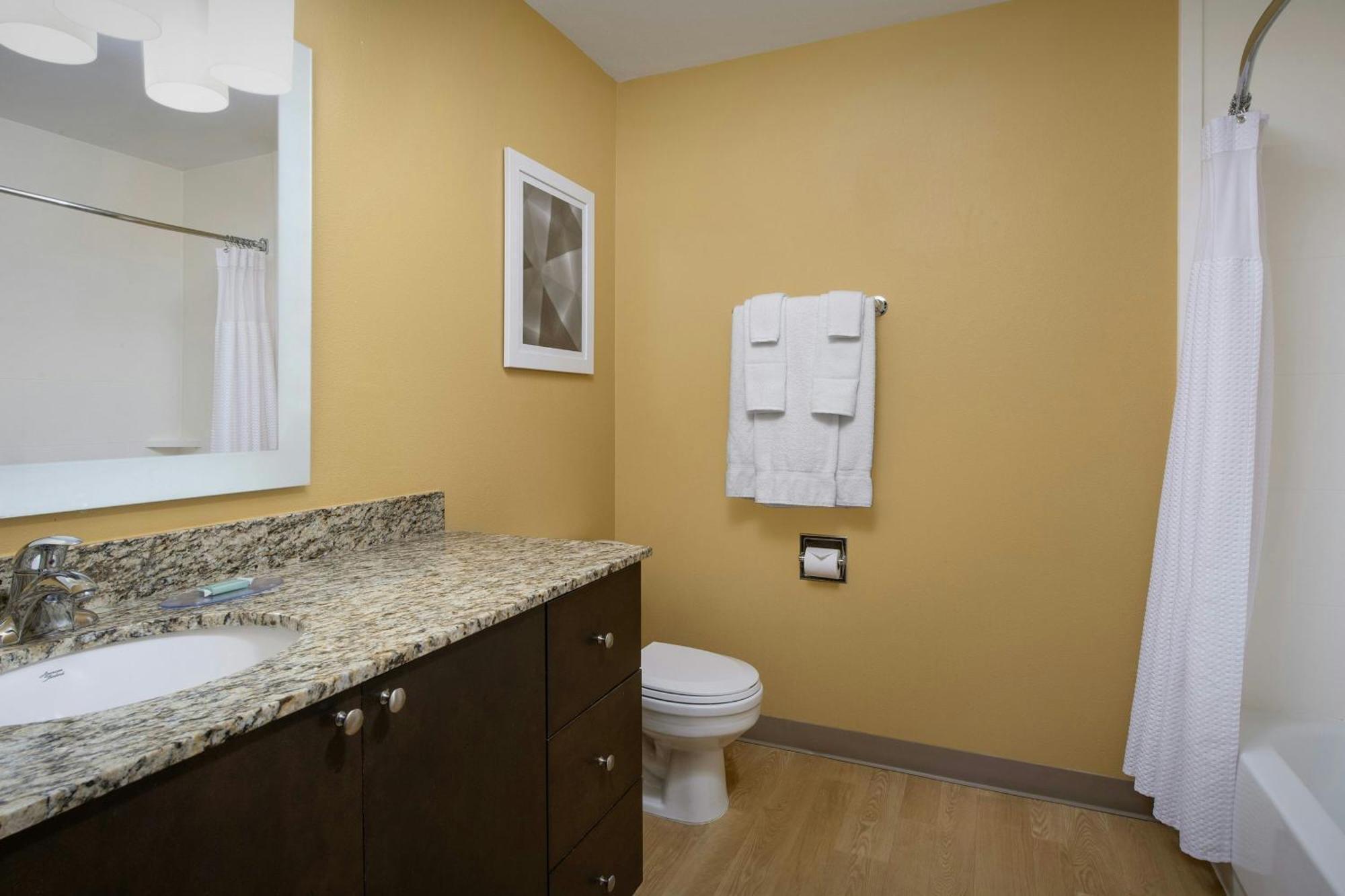 Towneplace Suites By Marriott Portland Хилсбъро Екстериор снимка