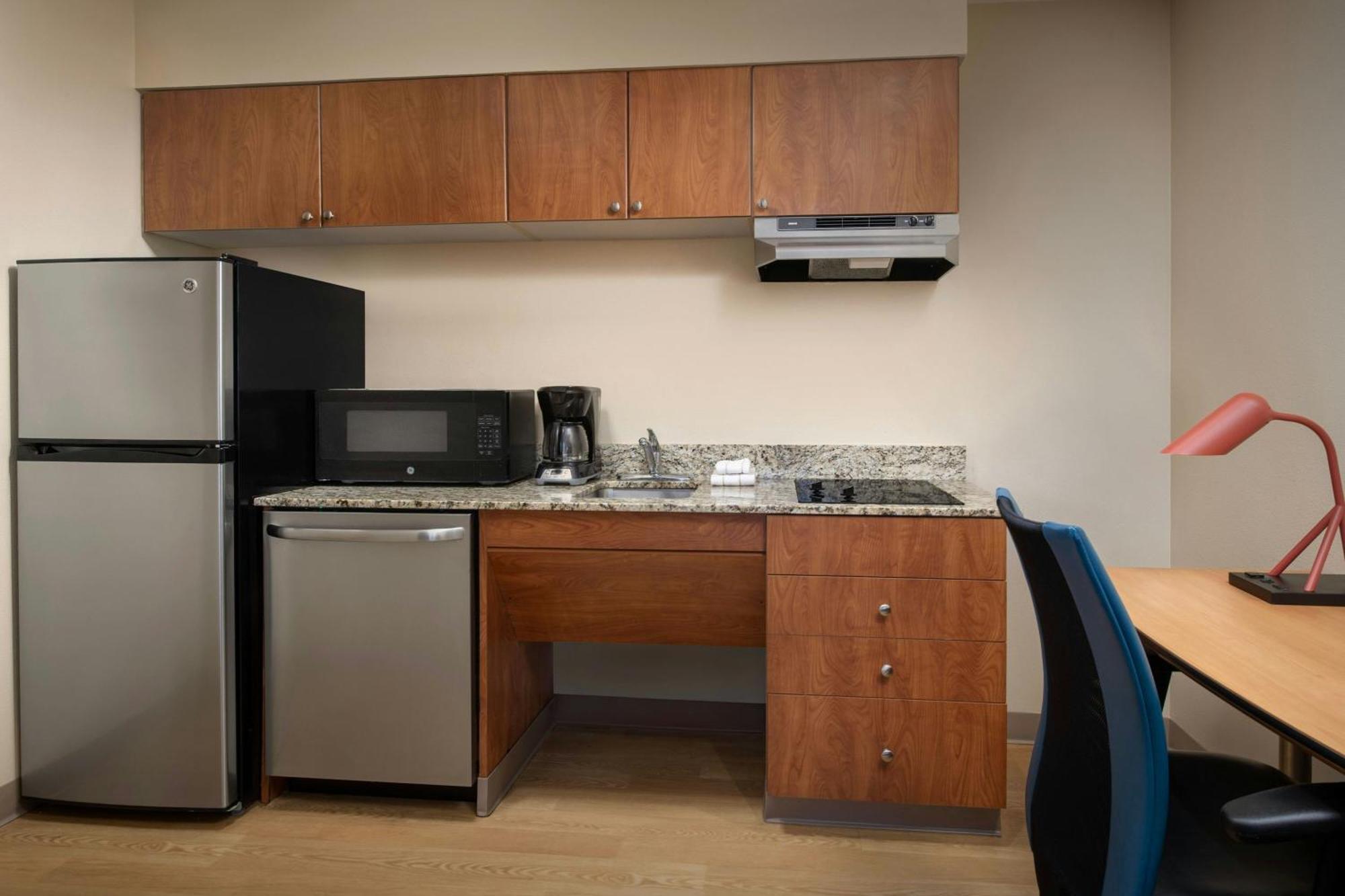 Towneplace Suites By Marriott Portland Хилсбъро Екстериор снимка